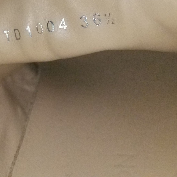 Louis Vuitton Takashi Murakami Sneakers - Picture 7 of 8